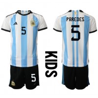Argentina Leandro Paredes #5 Replika babykläder Hemmaställ Barn VM 2022 Kortärmad (+ korta byxor)
